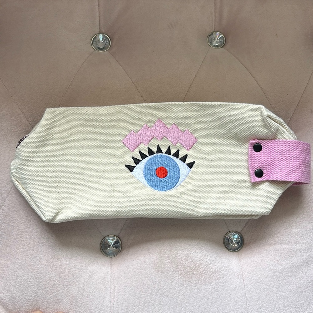 Benefit Cosmetic Bag 
Eye and eyebrow detail